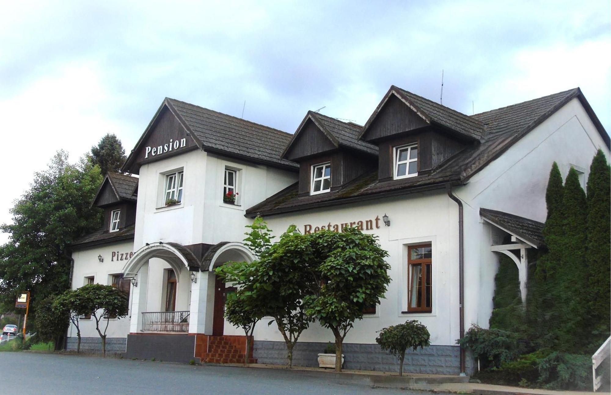 Toris Inn Тршинец Экстерьер фото
