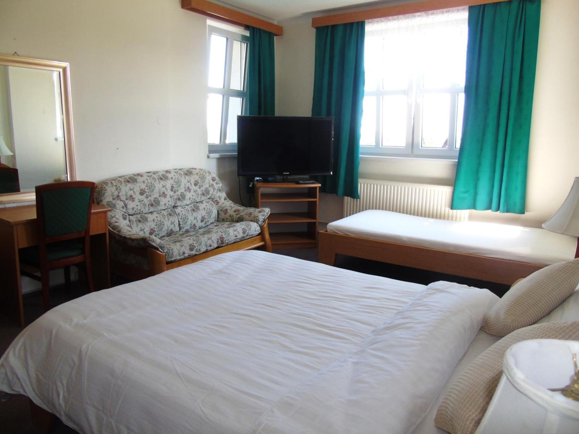 Toris Inn Тршинец Экстерьер фото