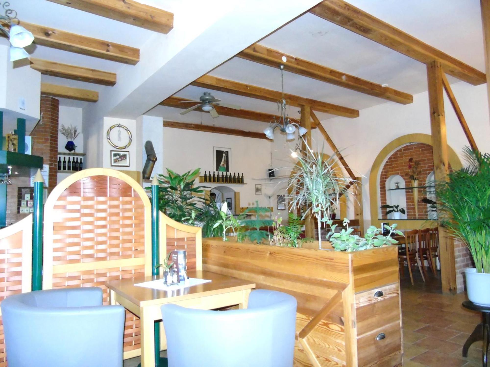 Toris Inn Тршинец Экстерьер фото